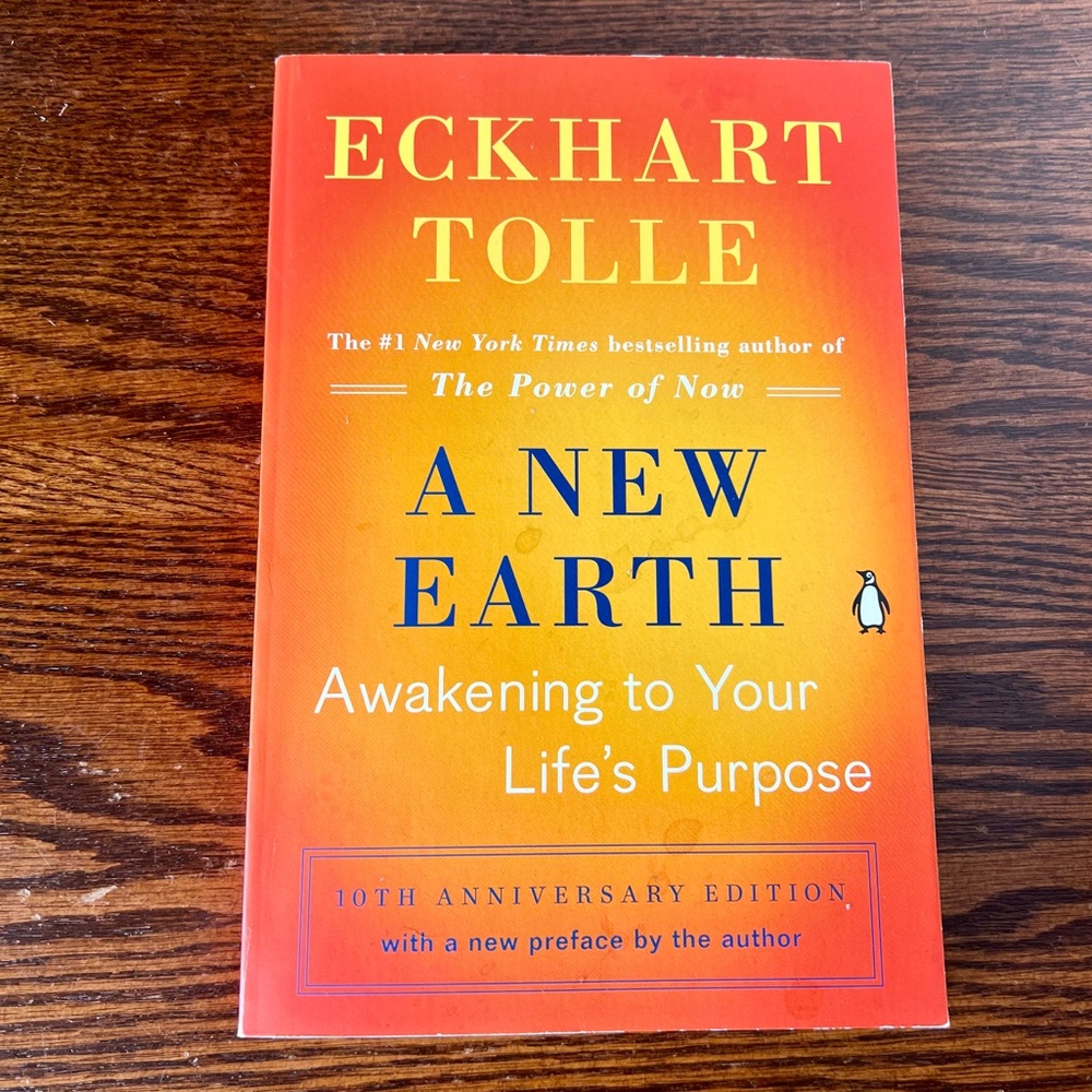A New Earth: Awakening to Your Life's Purpose -- Eckhart Tolle - Picture 2 of 8